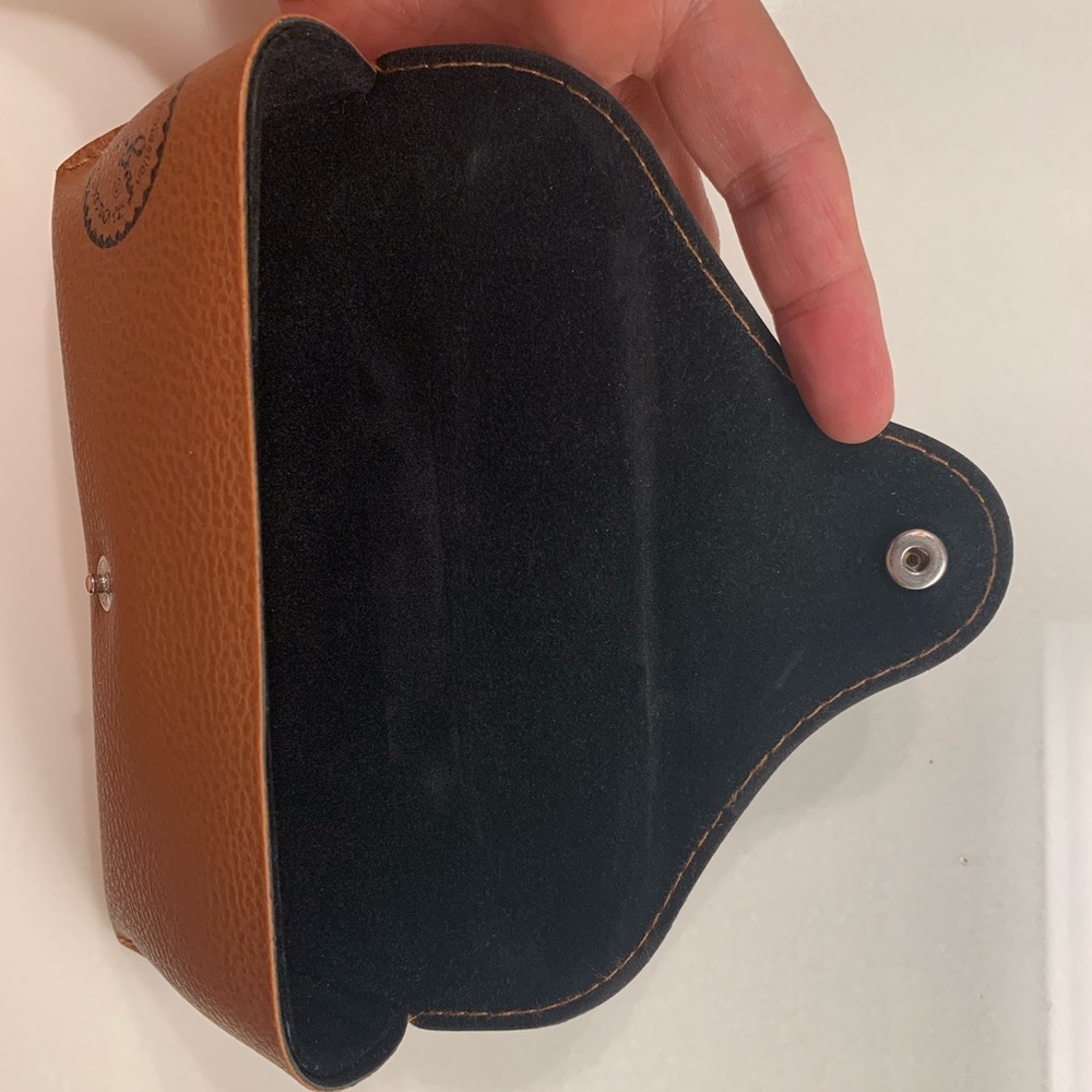 Ray-Ban Sunglass Case and Microfiber Lens Cloth - BRAND NEW! - Picture 7 of 9